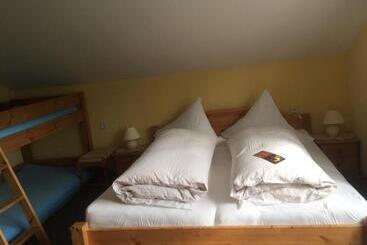 Aamiaismajoitus (B&B) Landhaus Am Forst