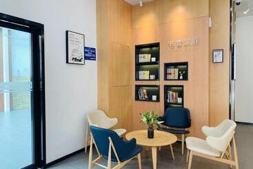 Hanting Hotel Shanghai Baogang Yueluo Freeway