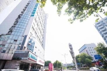 Hôtel City Comfort Inn Zhenjiang Dashikou Suning Plaza