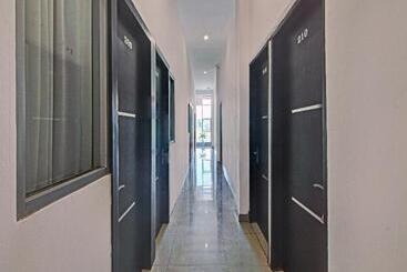 ホテル Oyo 90419 Azzahra Homestay Syariah