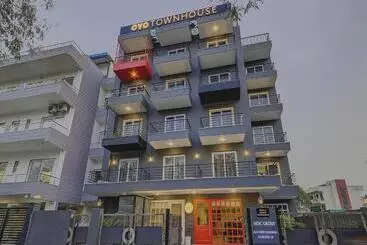 Otel Townhouse Golf Course Road