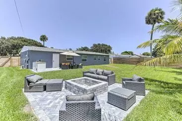 ツーリストアパートメント Beach House With Outdoor Kitchen, Walk To Coast