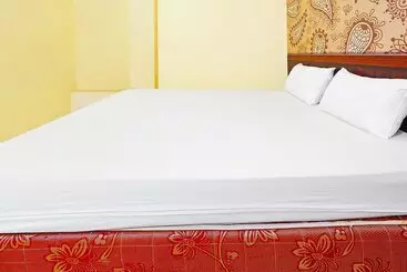 ホテル Wisma Idola Palopo