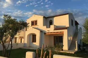 ツーリストアパートメント Casa Elena, Vicina Al Mare E Al Centro Di Budoni