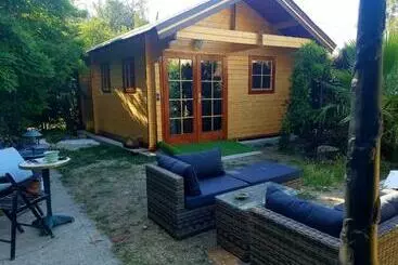 ツーリストアパートメント Normandy Cottage