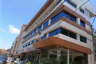 مبيت وإفطار Four Square Comforts