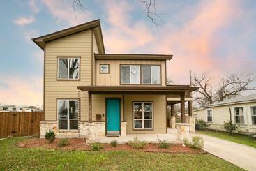 Turist apartmanları Lady Bird By Avantstay Great Location In Austin W Large Yard Fire Pit