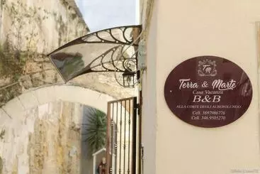 تختخواب و صبحانه Alla Corte Degli Alberolungo