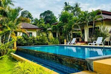 Otel Mingmongkol Resort