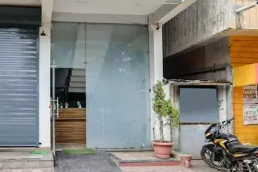 Hotel Oyo 91935  Zoyo