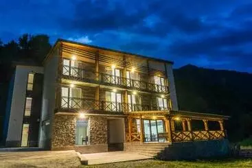 هتل Latveli Mestia