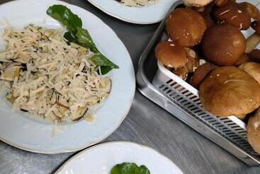 ホテル Ristorante Caligiuri