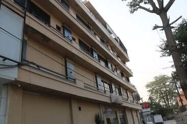 هتل Rysons Continental