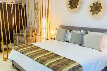 هتل آپارتمان Chez Alam At Midtown 2