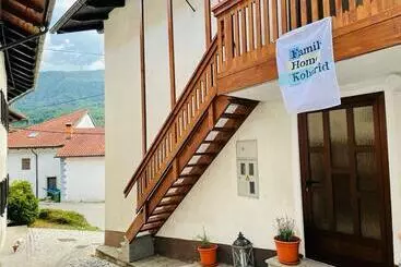 آپارتمان‌های توریست‌ها Family Home Kobarid   Soca And Nadiza Apartament