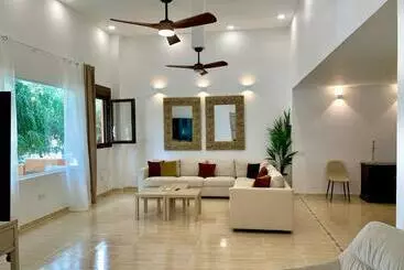 آپارتمان‌های توریست‌ها Amplia Vivienda New Para12 Pers A 4 Min Caminando De Playa Con Terraza, Piscina Com, Wifi, Ventilado