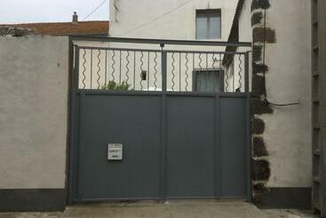 تختخواب و صبحانه Castel&letti