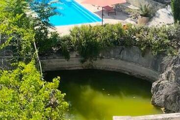 Bed and Breakfast Suite La Duchesse Spa Jacuzzi Massage Sauna 4 Saisons Piscine Chauffée Toute L Année 800m