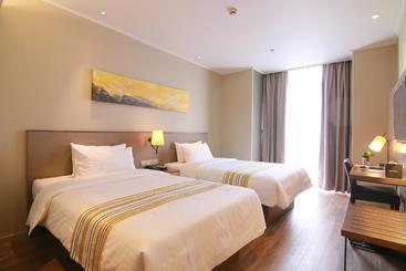 Motel Home Inn Plus Kunshan Qianjin West Road Hongqiao