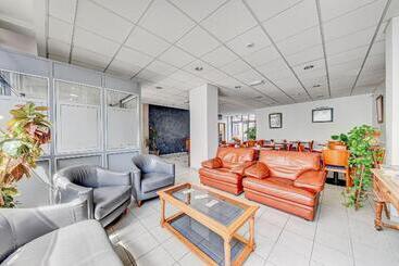 هتل Hôtel Robespierre Ex Idéal Hôtel Paris Montreuil