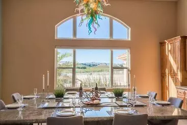 Turistihuoneistot Mermaid By Avantstay Private Estate W/ Pool, Volleyball & Arcade!