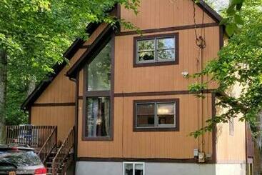 Жильё для туристов The Camping Fun House 2