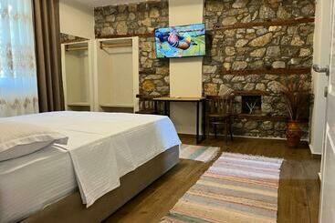 ホテル Vila Ndrio