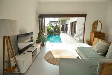 Bed and Breakfast Three Palms Surf & Stay Medewi