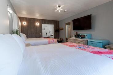 فندق Dragonfly Inn & Suites