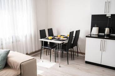 آپارتمان‌های توریست‌ها Modern 1bdr Apartment Near City Center