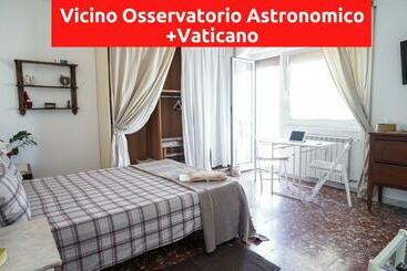 פנסיון Attico Vicino Osservatorio Astronomico  Vaticano