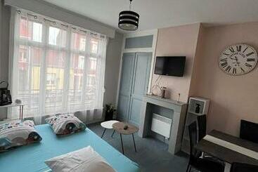 ツーリストアパートメント Studio à Côté De La Plage