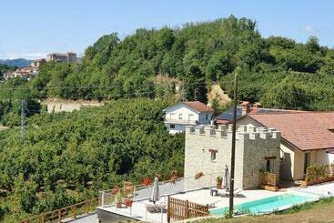 Bed and Breakfast Villa Alta Langa