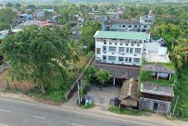 Hotel New Golden Bay Resort Weligama