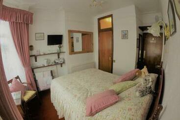 פנסיון Rosamaly Guesthouse