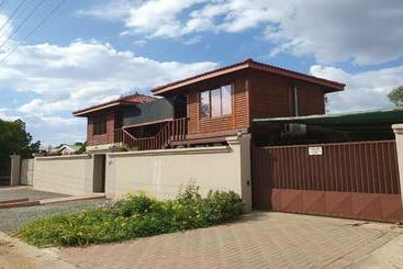 住宿加早餐 B My Guest At Riverwood Grace