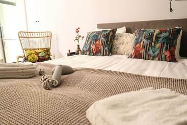 ツーリストアパートメント Luxury Studio Street View