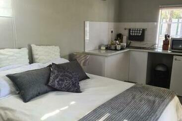 Pension Sleep@solomon8