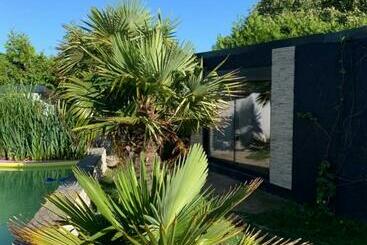 مبيت وإفطار Brown