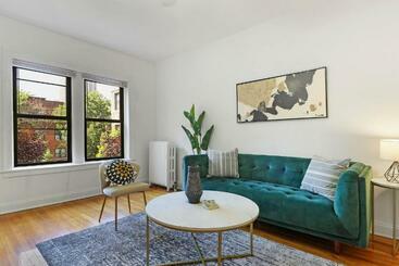 ツーリストアパートメント Darling 1br Lakeview Home Near Music Venues, Shops   Cornelia 2e