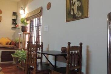 بنسيون Shimmering View