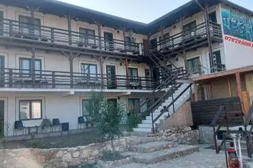 Pensionat Alb Negru
