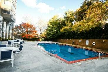 מלון דירות Perfect Dtwn 2 Bed Condo With Cali King Bed And Gym