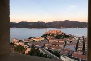 ベッドアンドブレックファースト Bed And Coffee Rooms Portoferraio