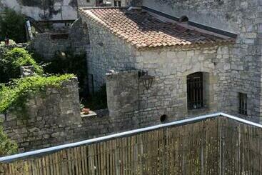 مبيت وإفطار Chambres D Hôtes Des Capucins