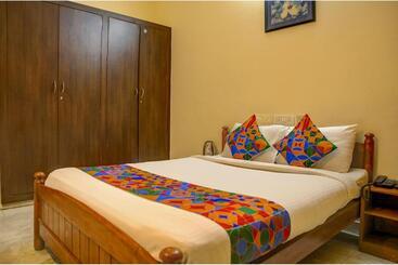 Fabhotel Hibiscus Stays   Nr Sholinganallur Water Lake & Vgp Aqua Kingdom