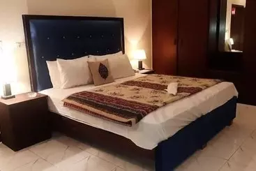 هتل Royal Defence