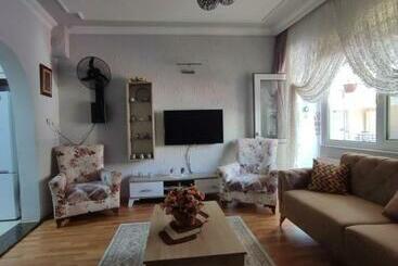 דירות לתיירים Berkem Apart