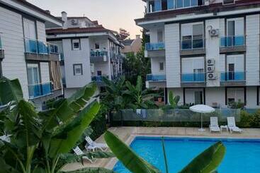 Turistihuoneistot Magnificent 2+1 Flat With Swimming Pool In Lara