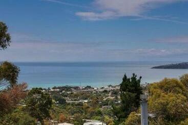 פנסיון Dromana High On Hillside